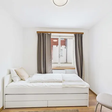 Cozy Alpine Escape For Families & Groups Near סאס-אלמאגל